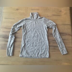 Athleta Heather Gray Turtleneck Top